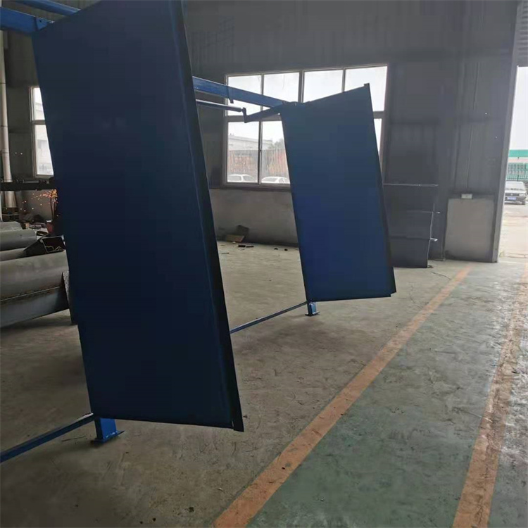 中礦重工無壓風門裝車發(fā)往云南昆明市